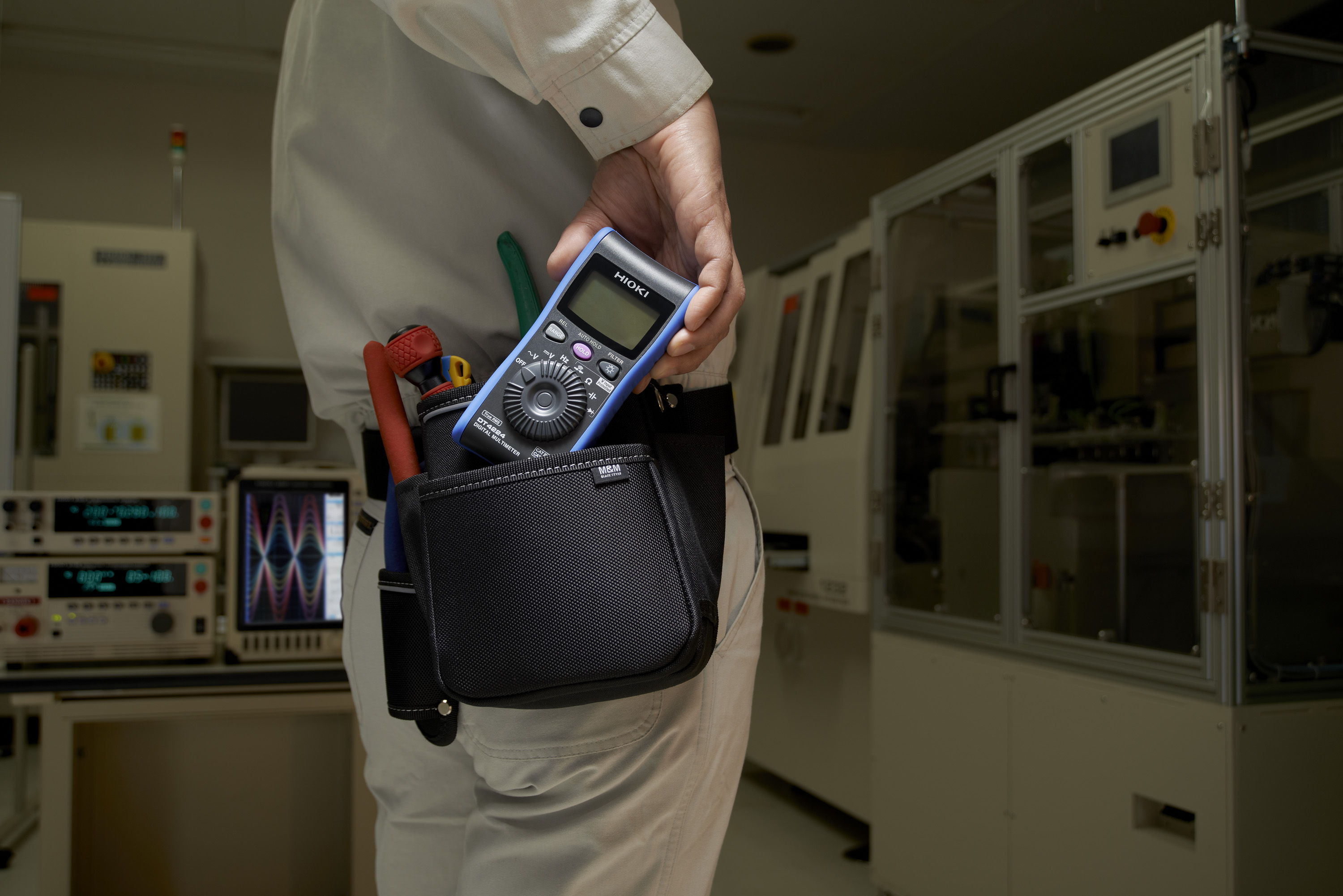 DT4224 - Digital Multimeter