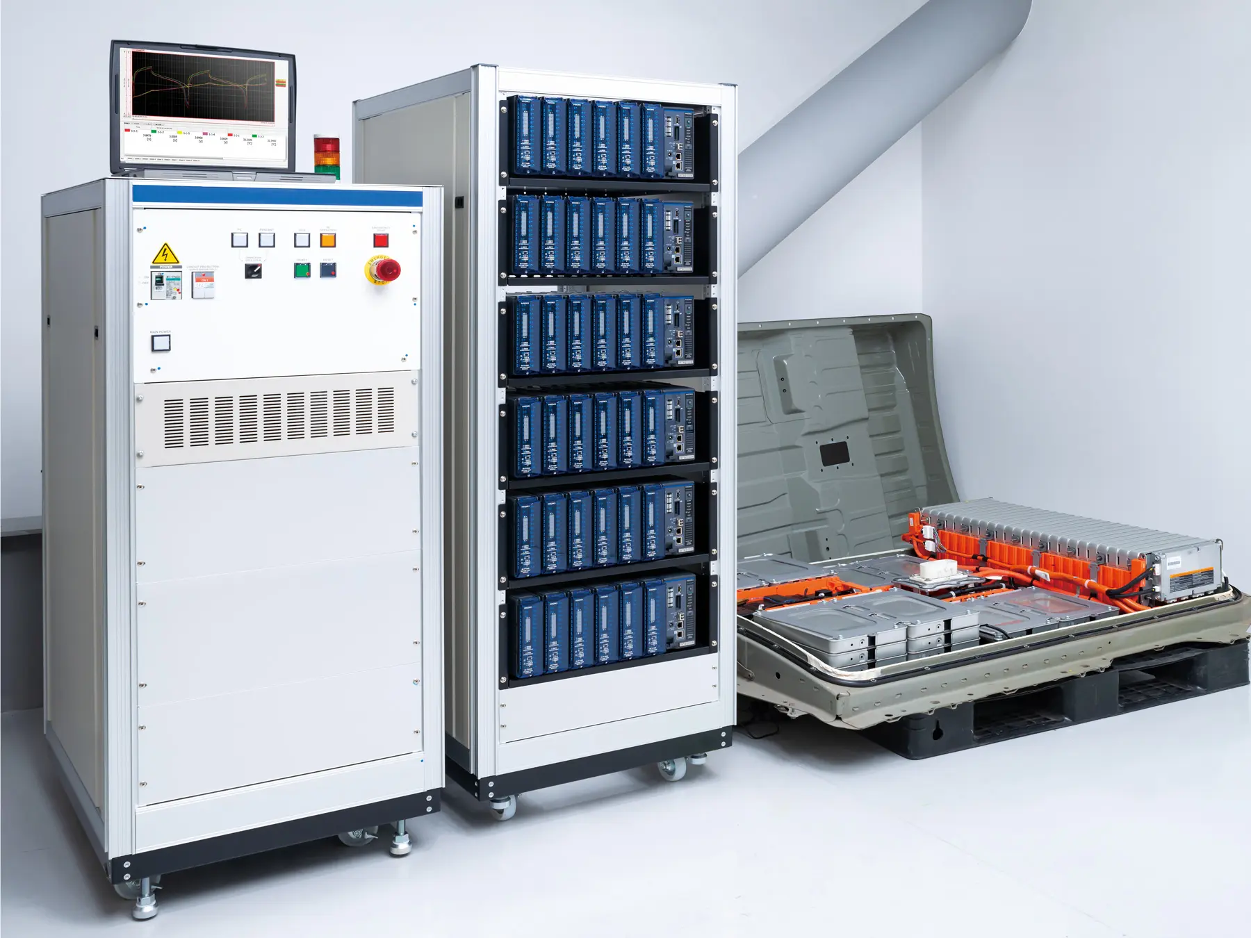 HIOKI LR8102 modular multi-channel data logger max 3000 voltage temperature channels or 120 power-channels