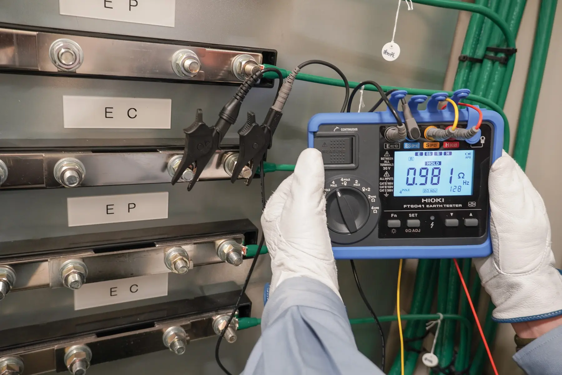 HIOKI FT6041 earth tester measuring earth resistance