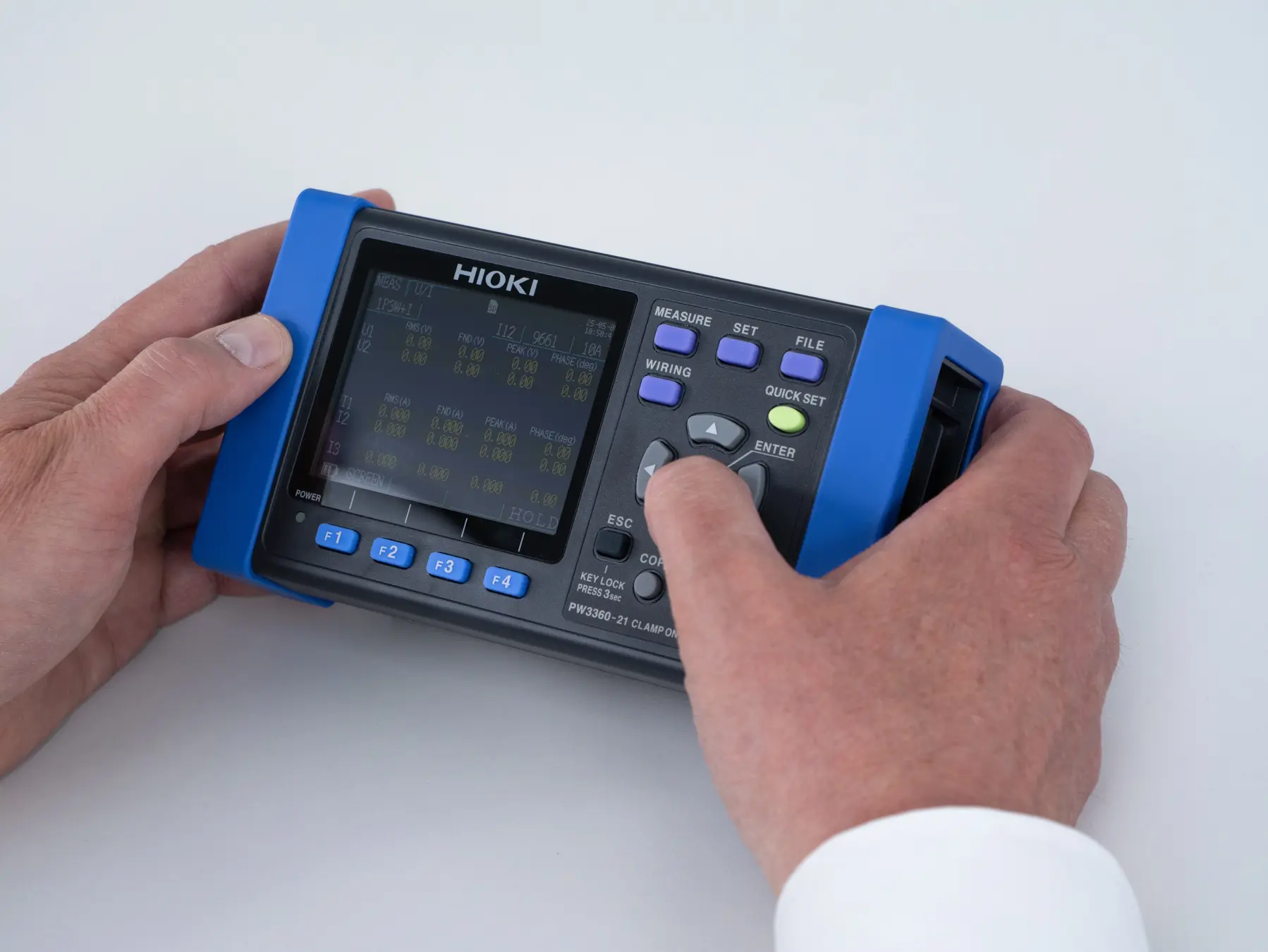 HIOKI PW3360-21 clamp on power-logger harmonics up to 40th order hands holding