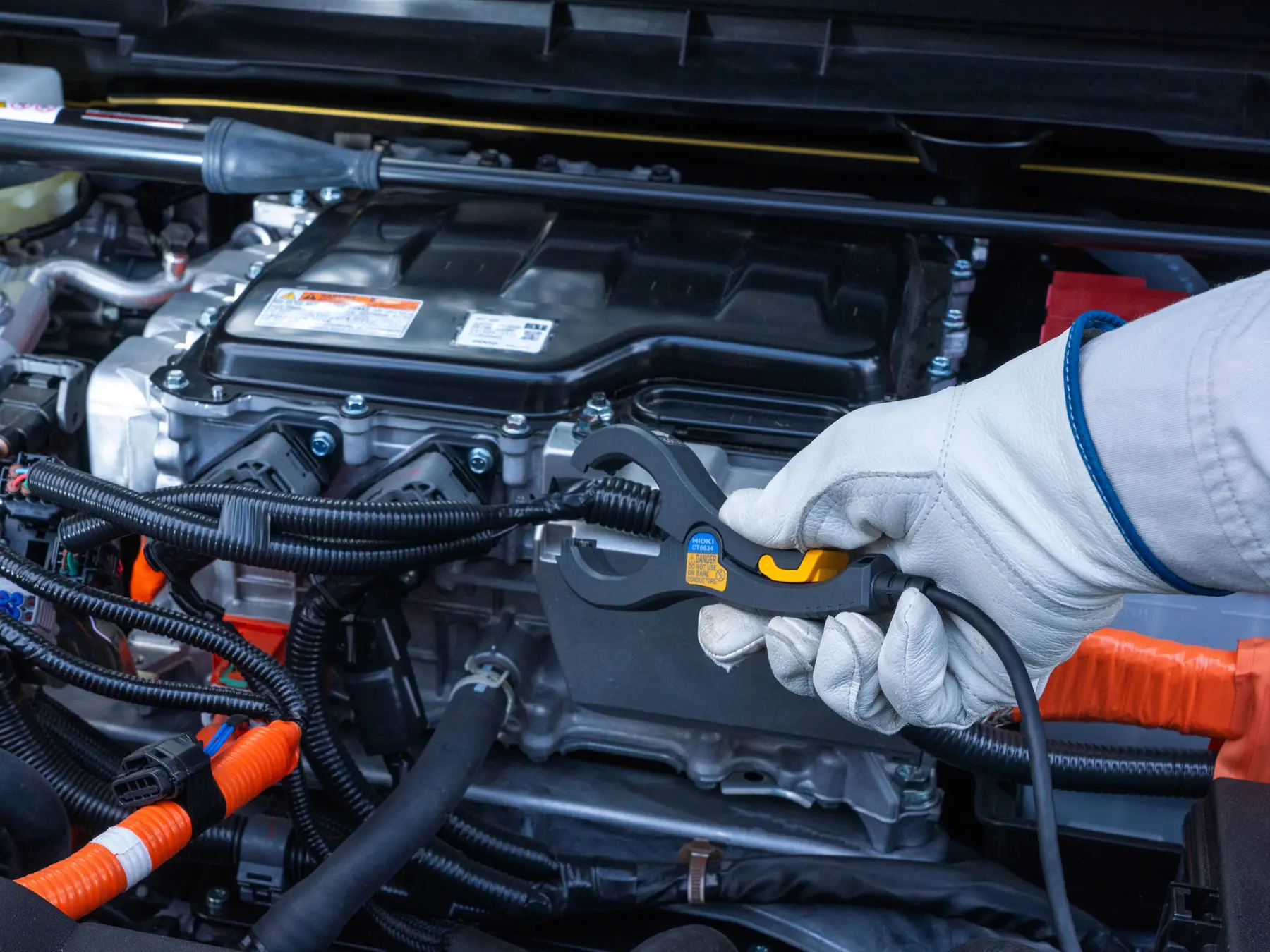 HIOKI CT6834 super slim AC DC high accuracy current clamp using advanced fluxgate technology