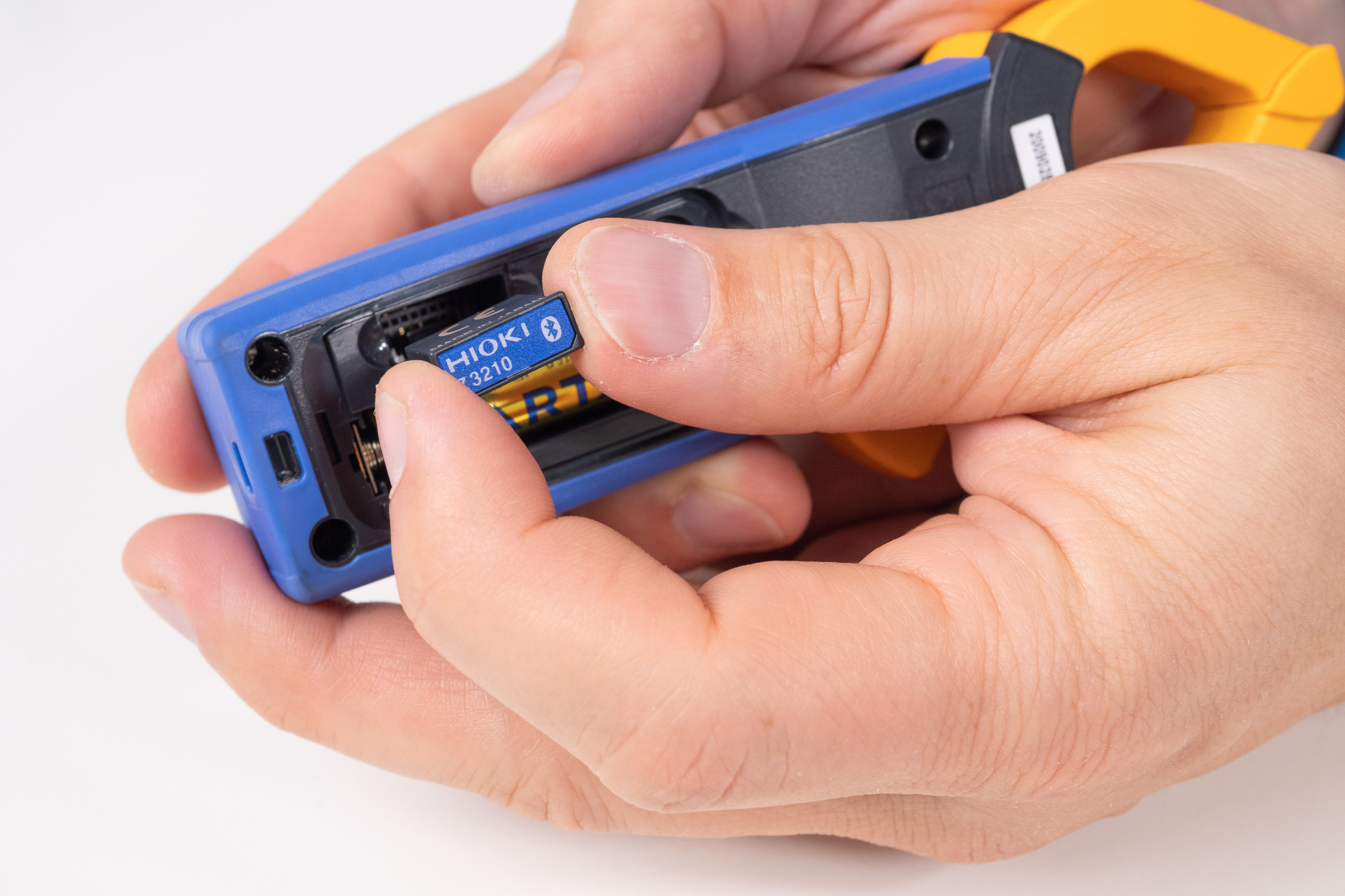 HIOKI CM4001-90 AC leakage clamp meter with Z3210 bluetooth adapter