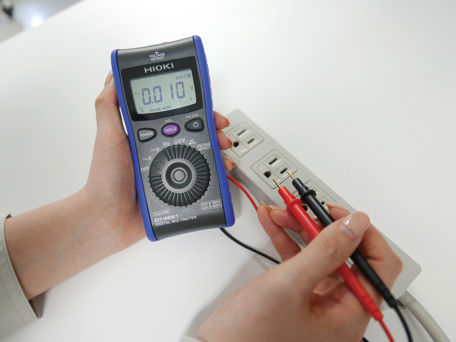 HIOKI DT4911 test lead 4mm 540mm red black pair