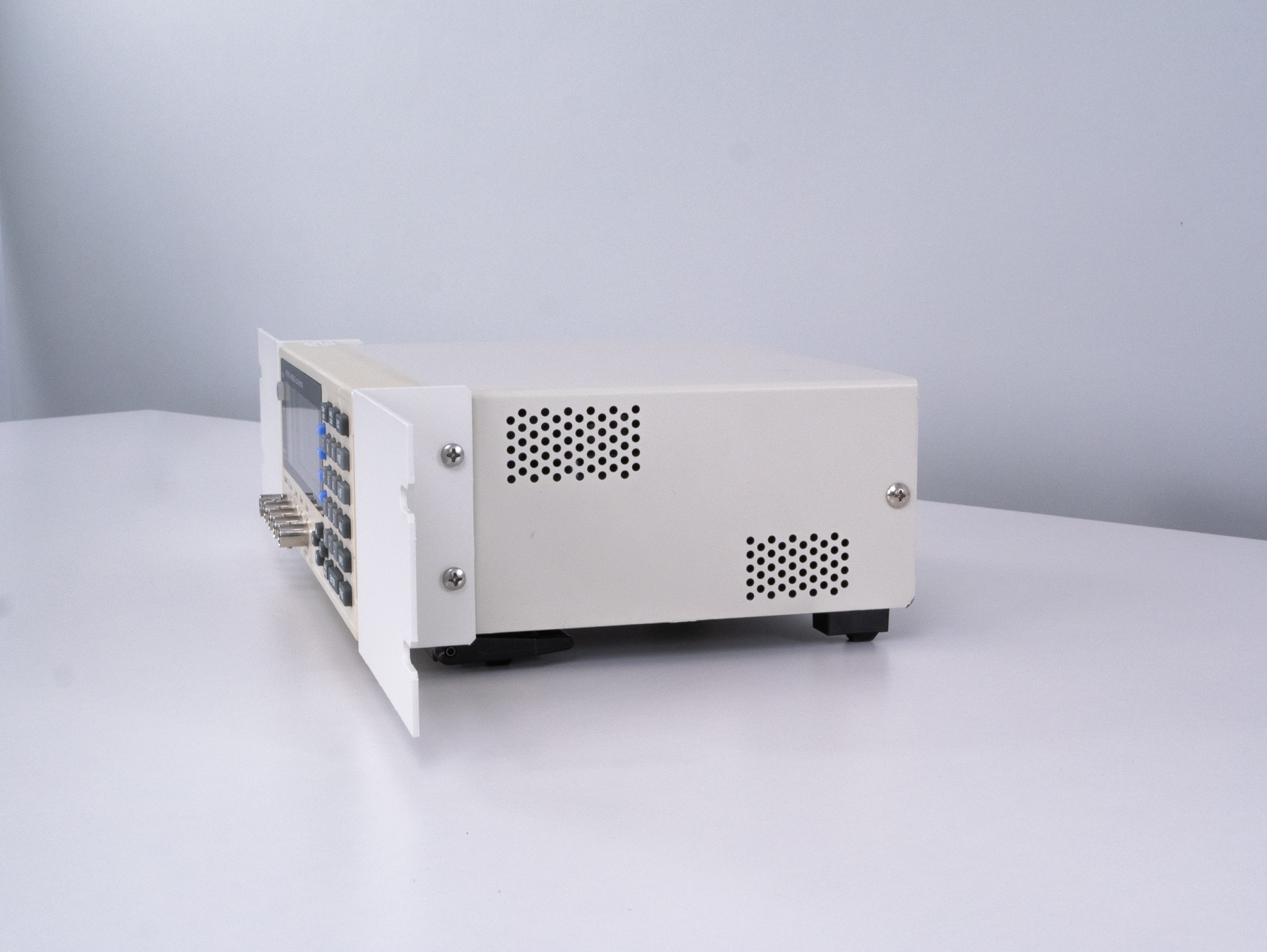 EU3523 - 19-inch rack-mount kit for IM3523 series