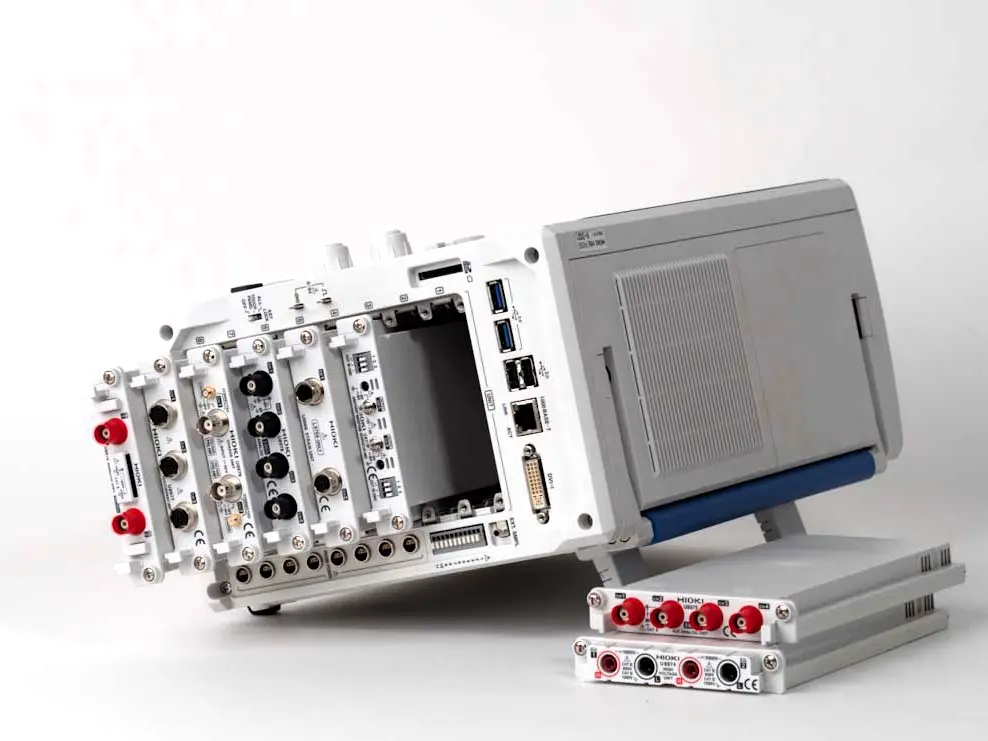 MR6000 - 32-channel modular memory recorder, 200 MS/s, 1000V, touchscreen