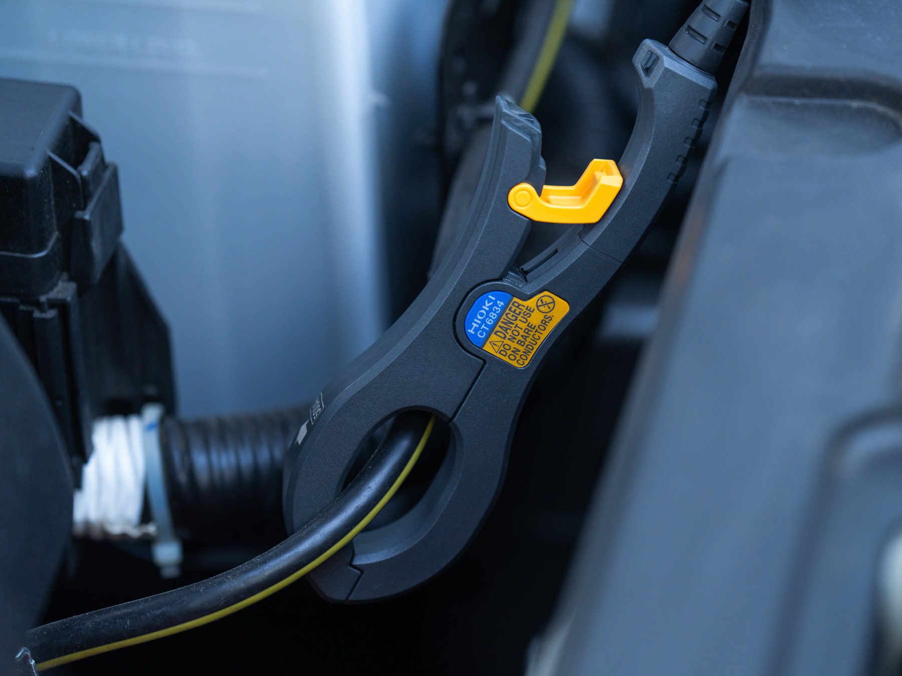 HIOKI CT6834 super slim AC DC high accuracy current clamp wide temperature range of 40 C to +8 -C