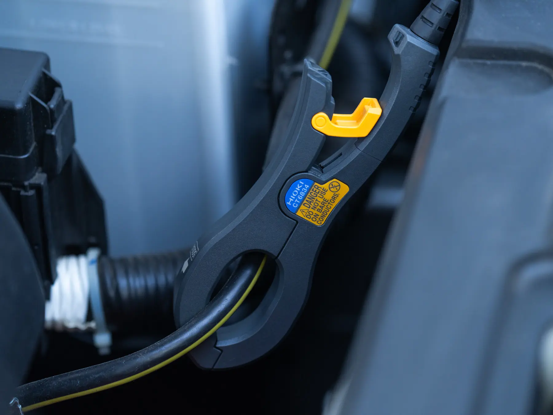 HIOKI CT6834 super slim AC DC high accuracy current clamp wide temperature range of 40 C to +8 -C