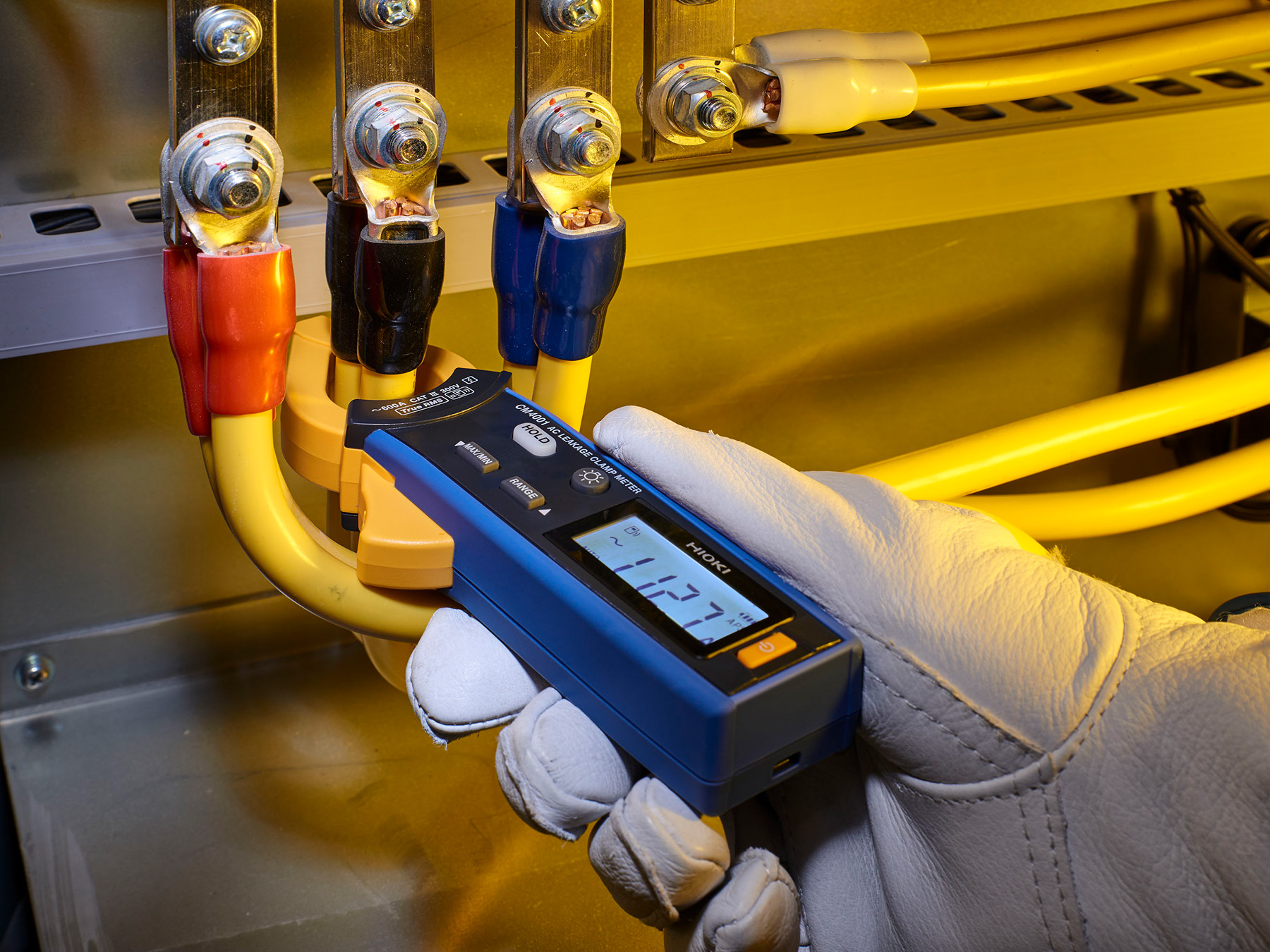 CM4001 - Compact AC Leakage Clamp Meter with True RMS measurement, up to 600 A