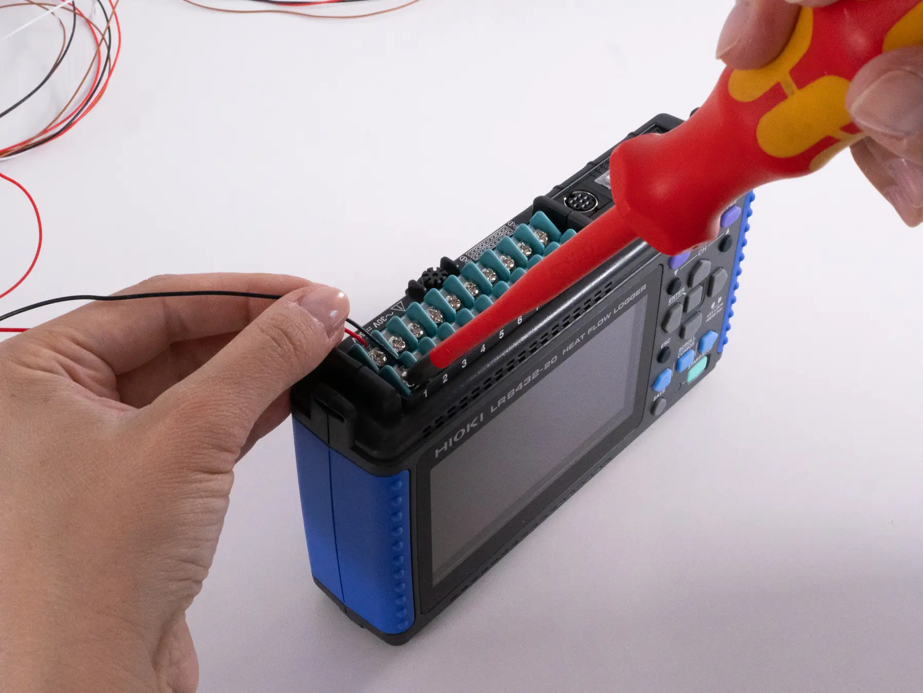 HIOKI LR8432 handheld 10-channel data logger for voltage temperature plus 4-channels for pulse