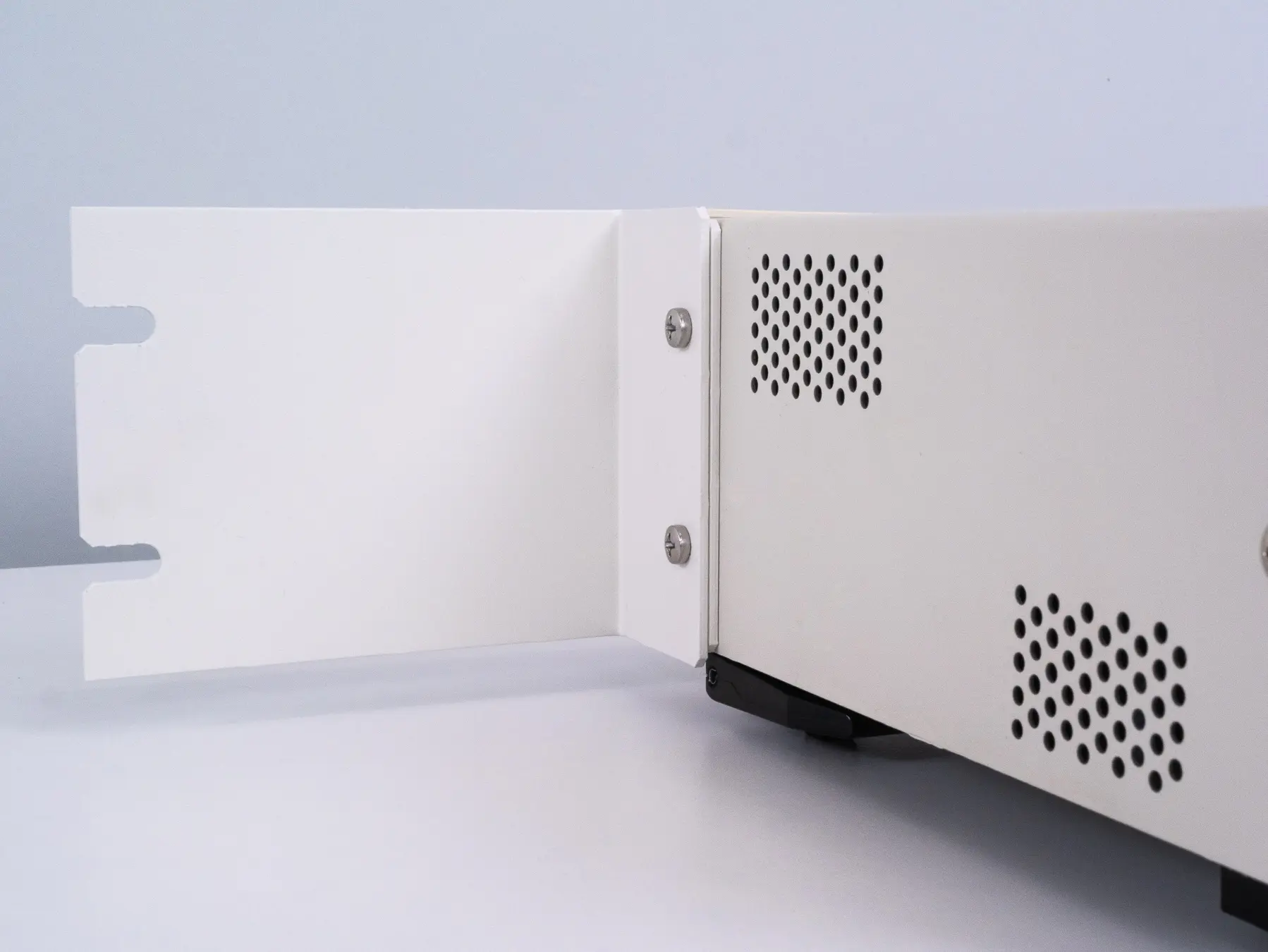 EU3523 - 19-inch rack-mount kit for IM3523 series